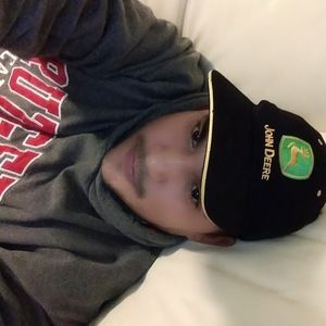 Meet your Posher, Cesar